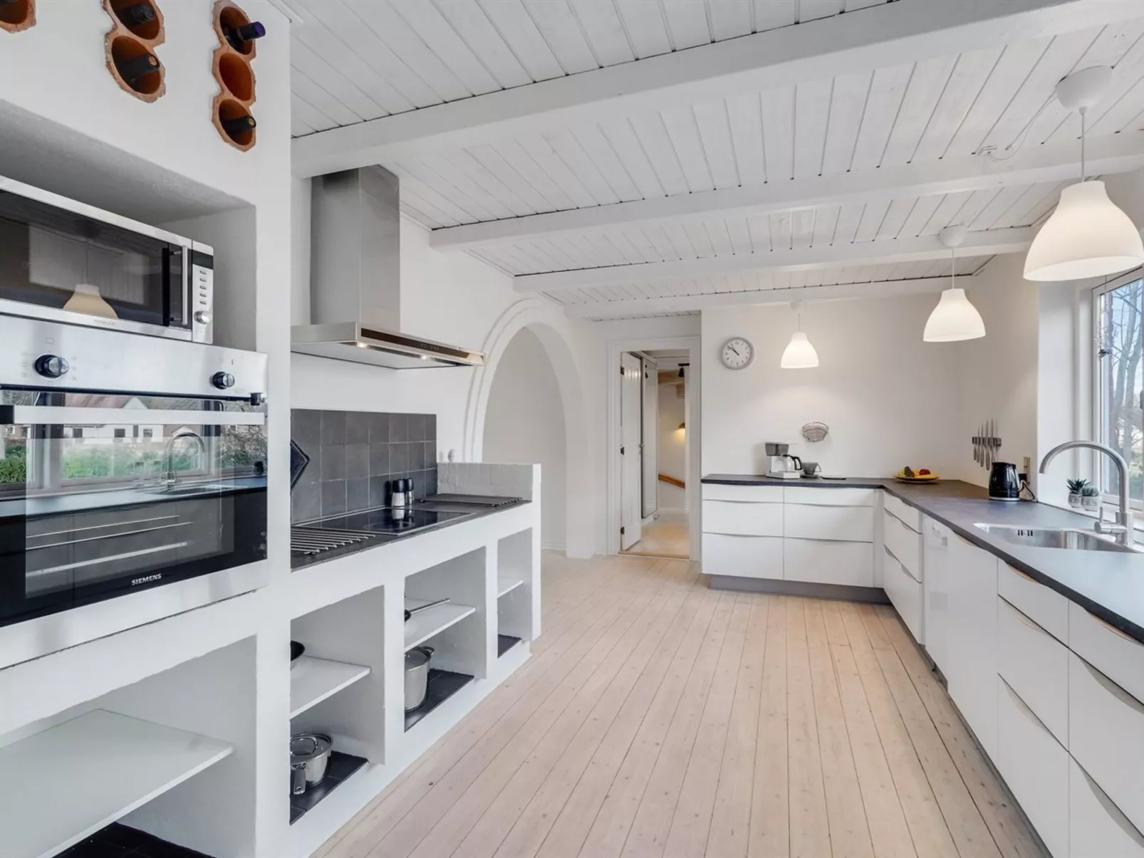 "Auguste" - 1.5km to the fjord-Inside