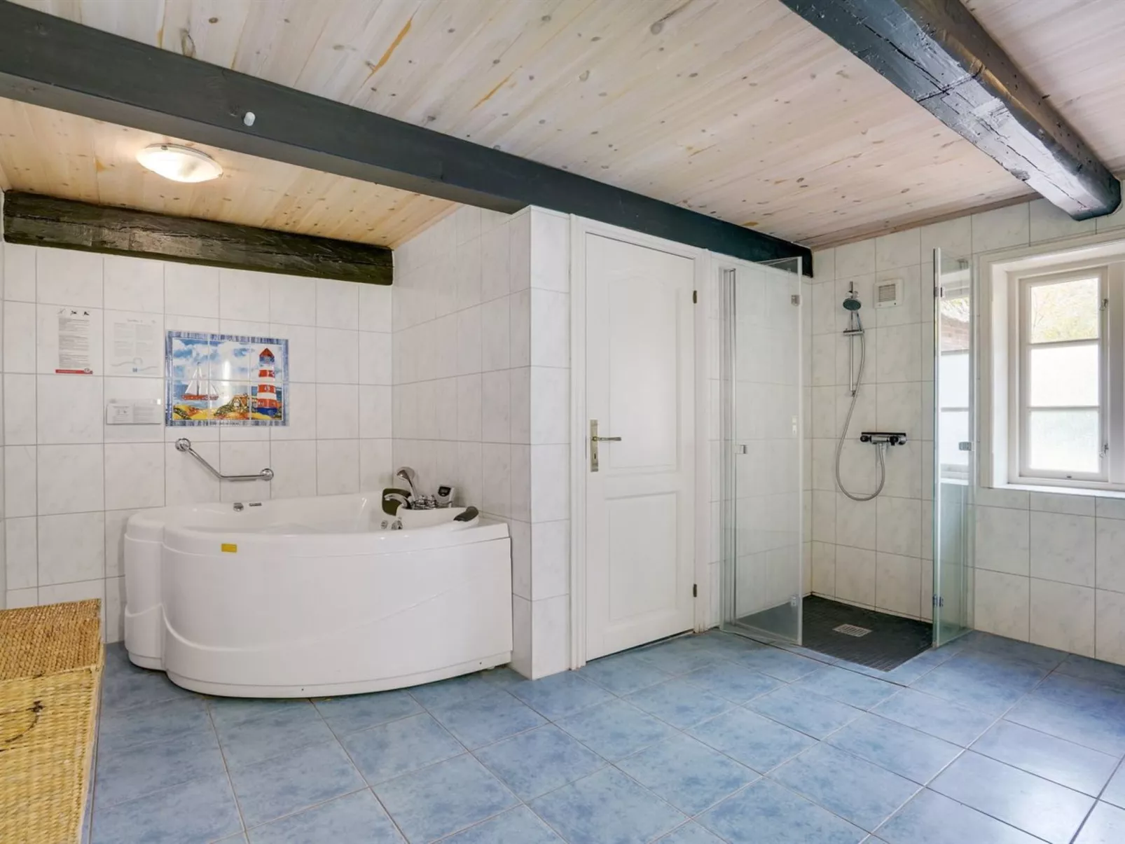 "Knut" - 10km from the sea-Inside