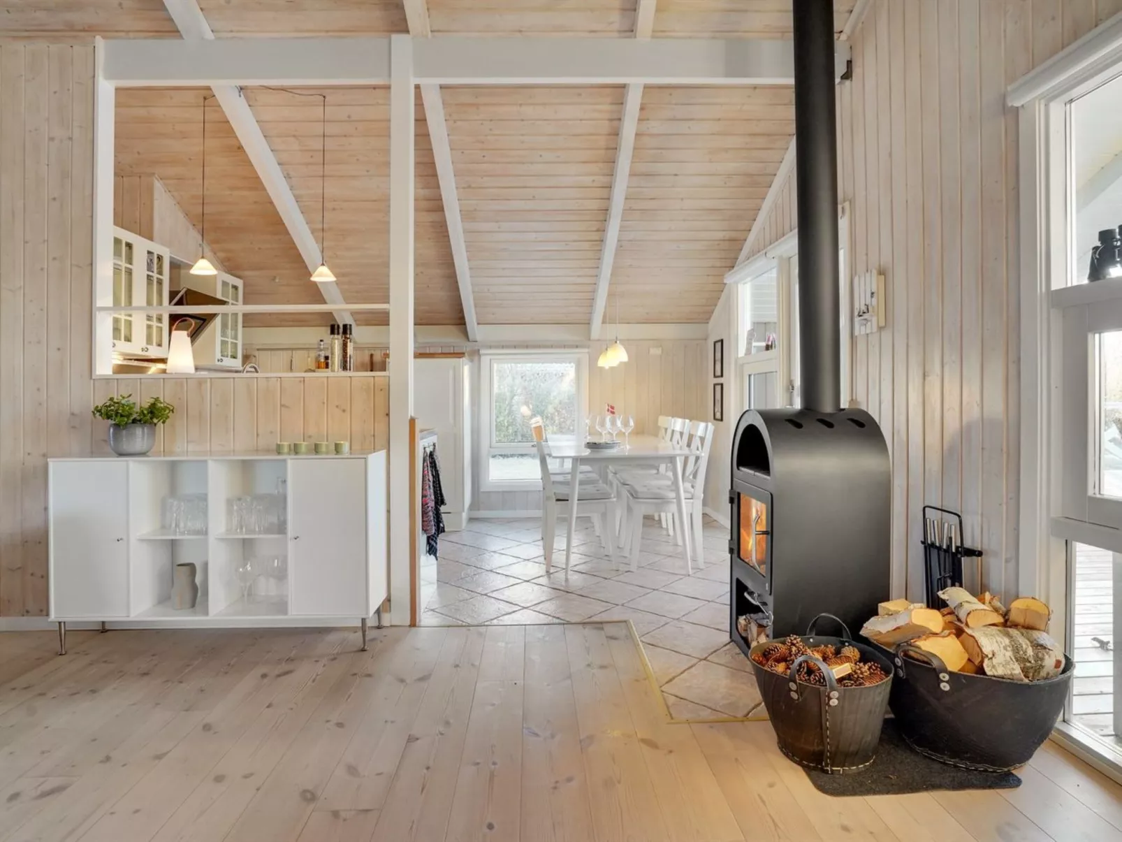 "Nilsa" - 400m from the sea-Dedans