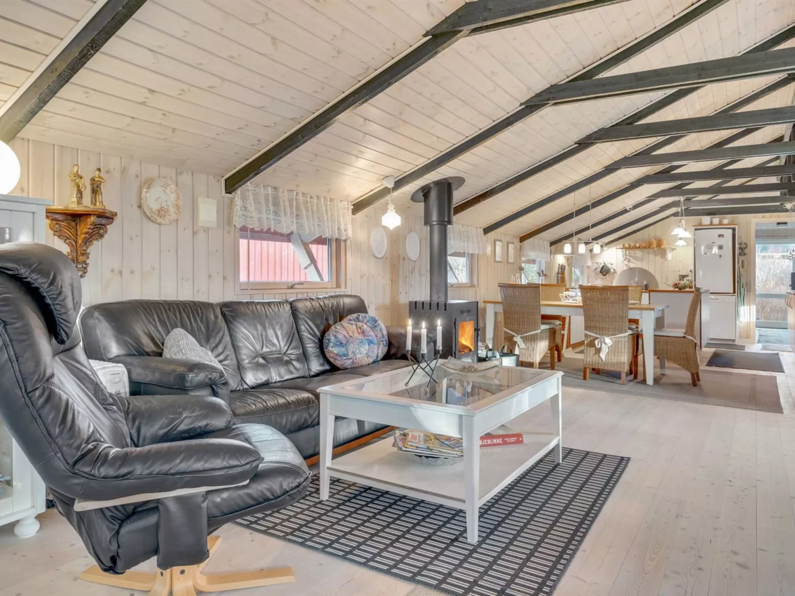 "Feliza" -  from the sea-Drinnen