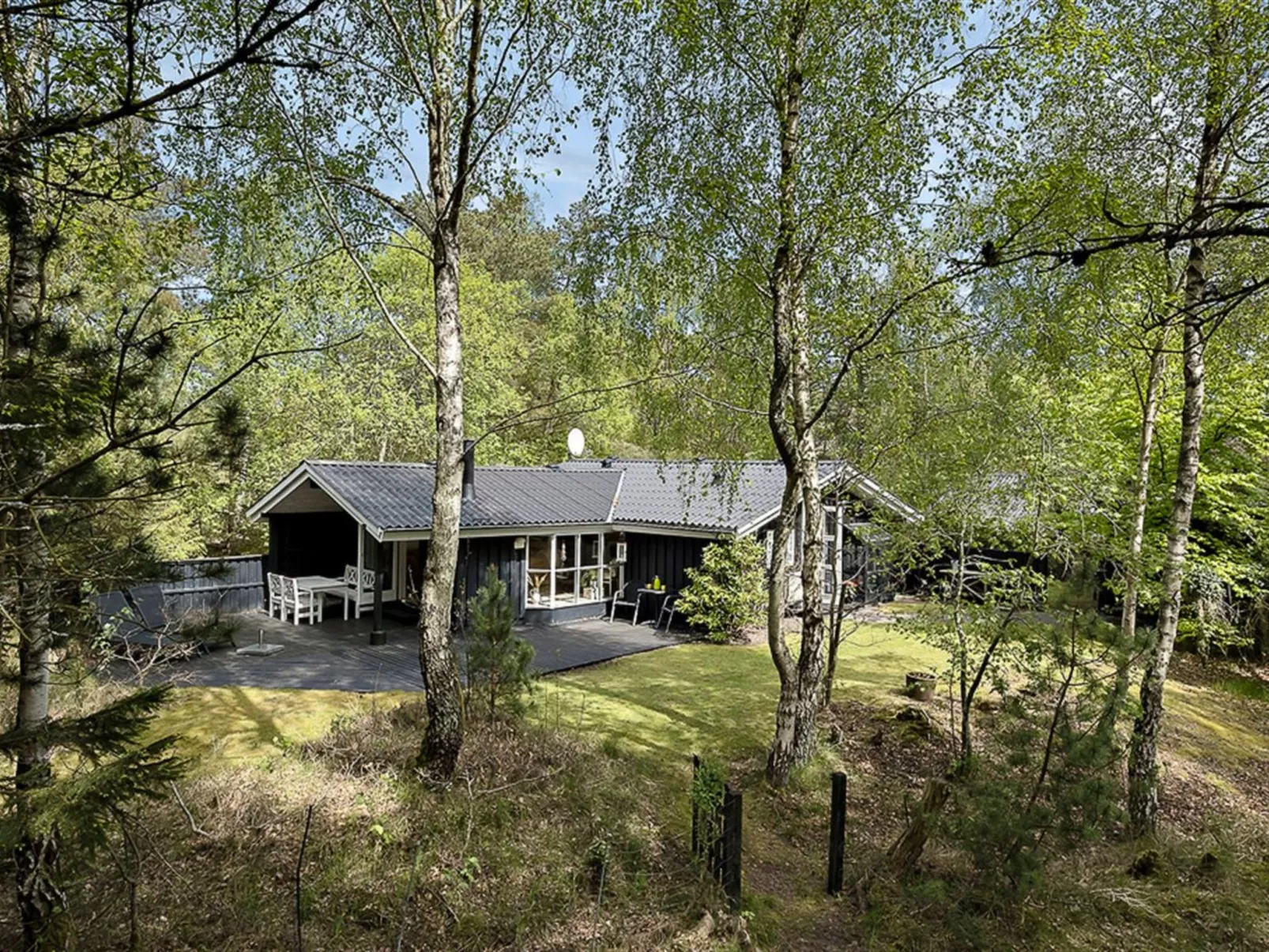 "Amabel" - 200m from the sea-Outside