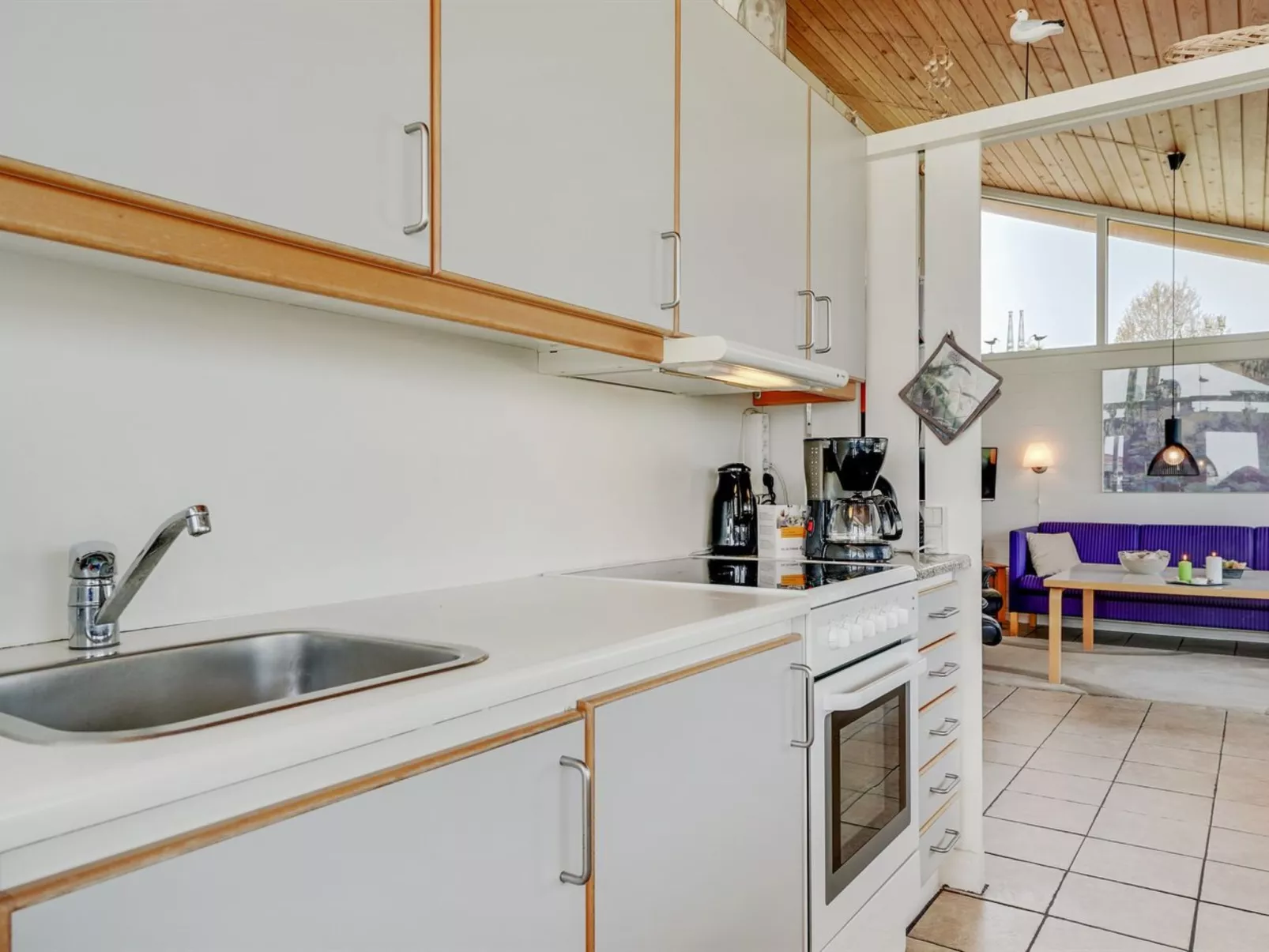 "Alya" - 200m from the sea-Drinnen