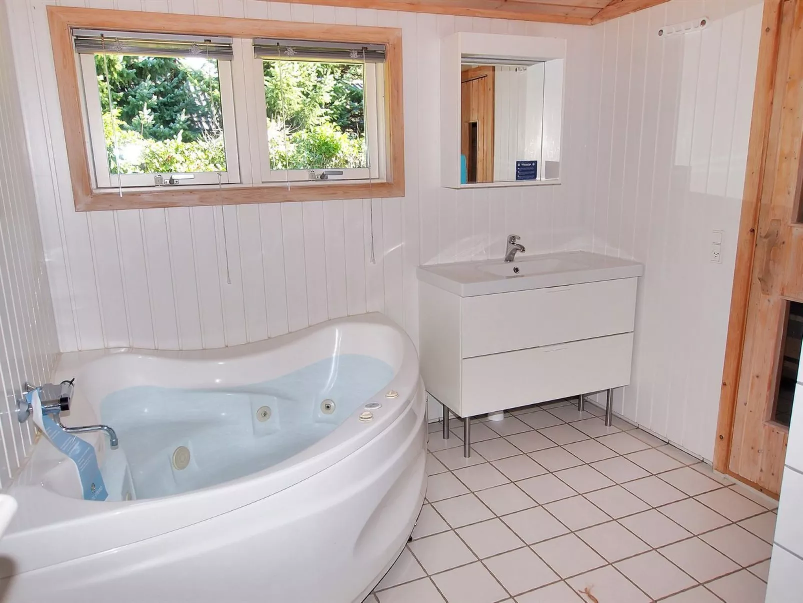 "Sena" - 250m from the sea-Drinnen