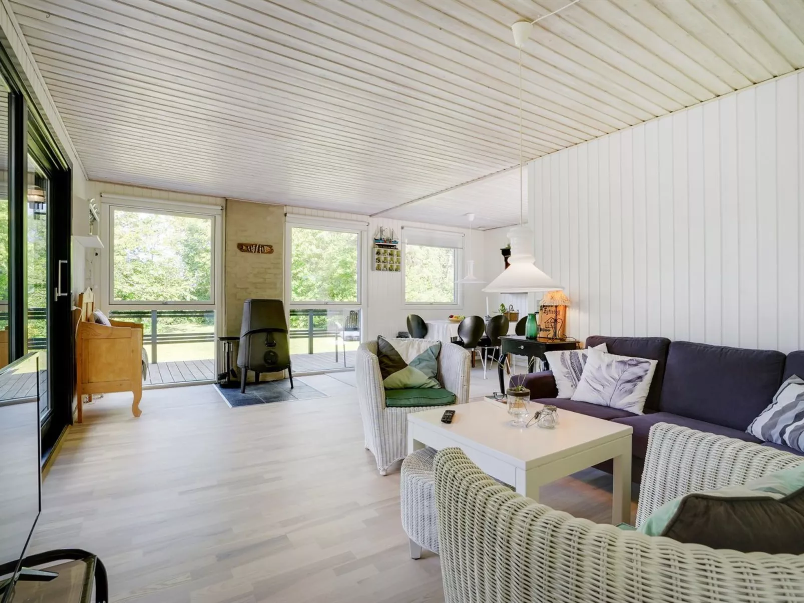 "Angantir" - 700m to the fjord-Dedans