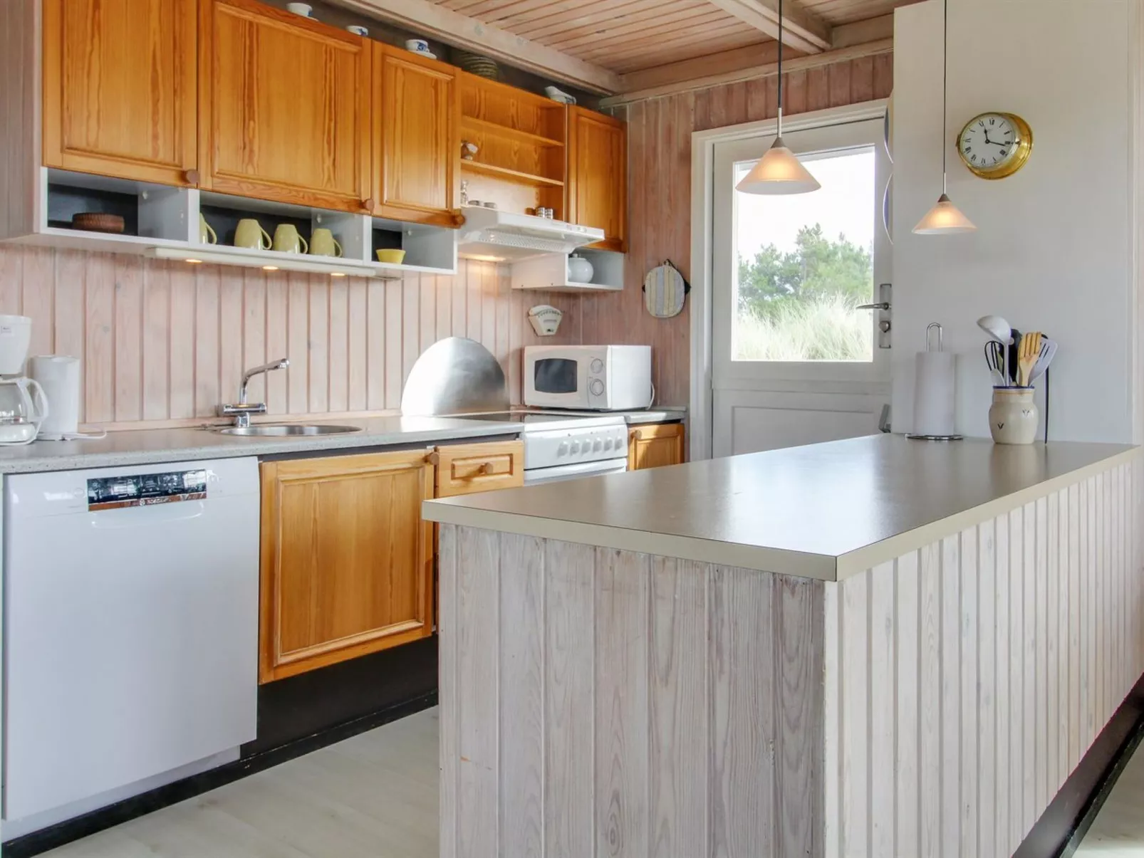 "Elsa" - 700m from the sea-Drinnen