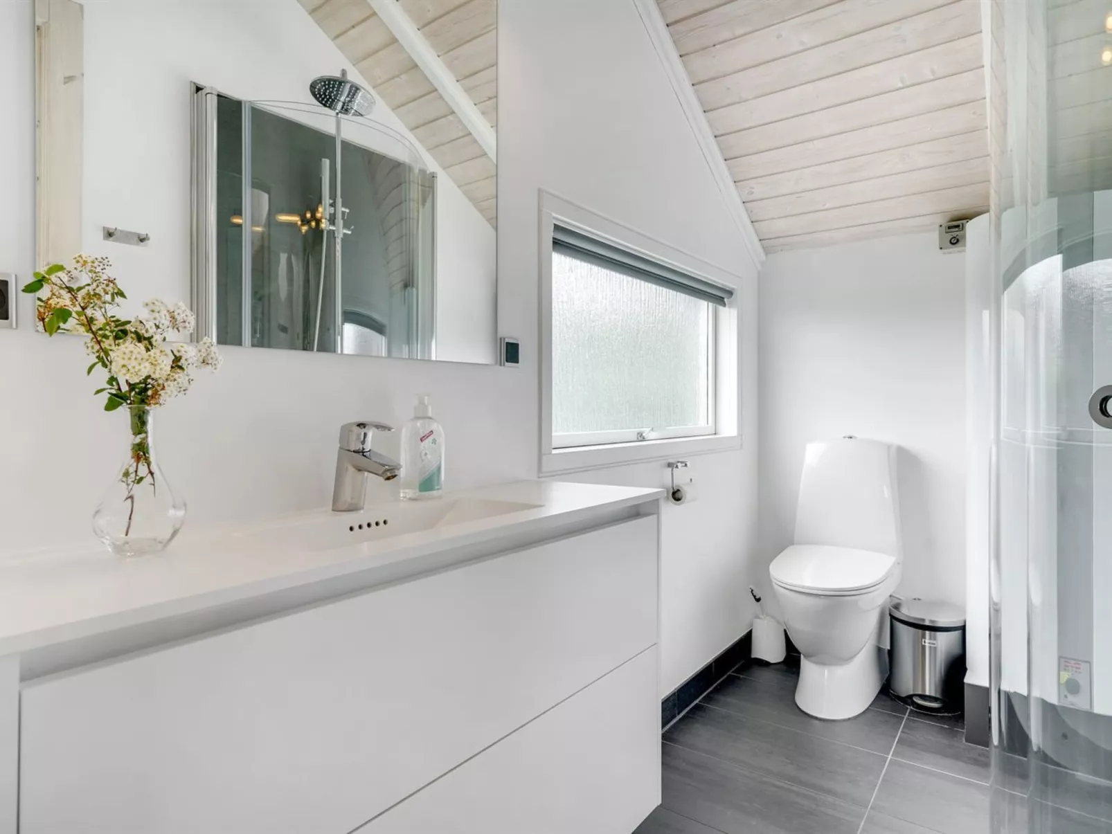 "Annvy" - 200m from the sea-Inside