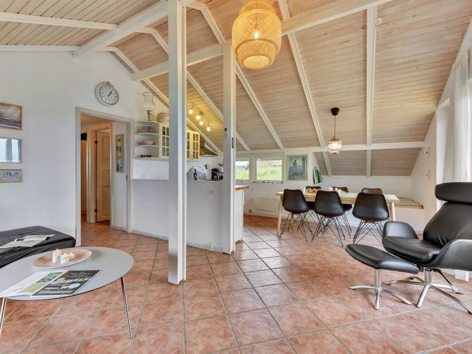 "Solbritt" - 330m to the fjord-Inside