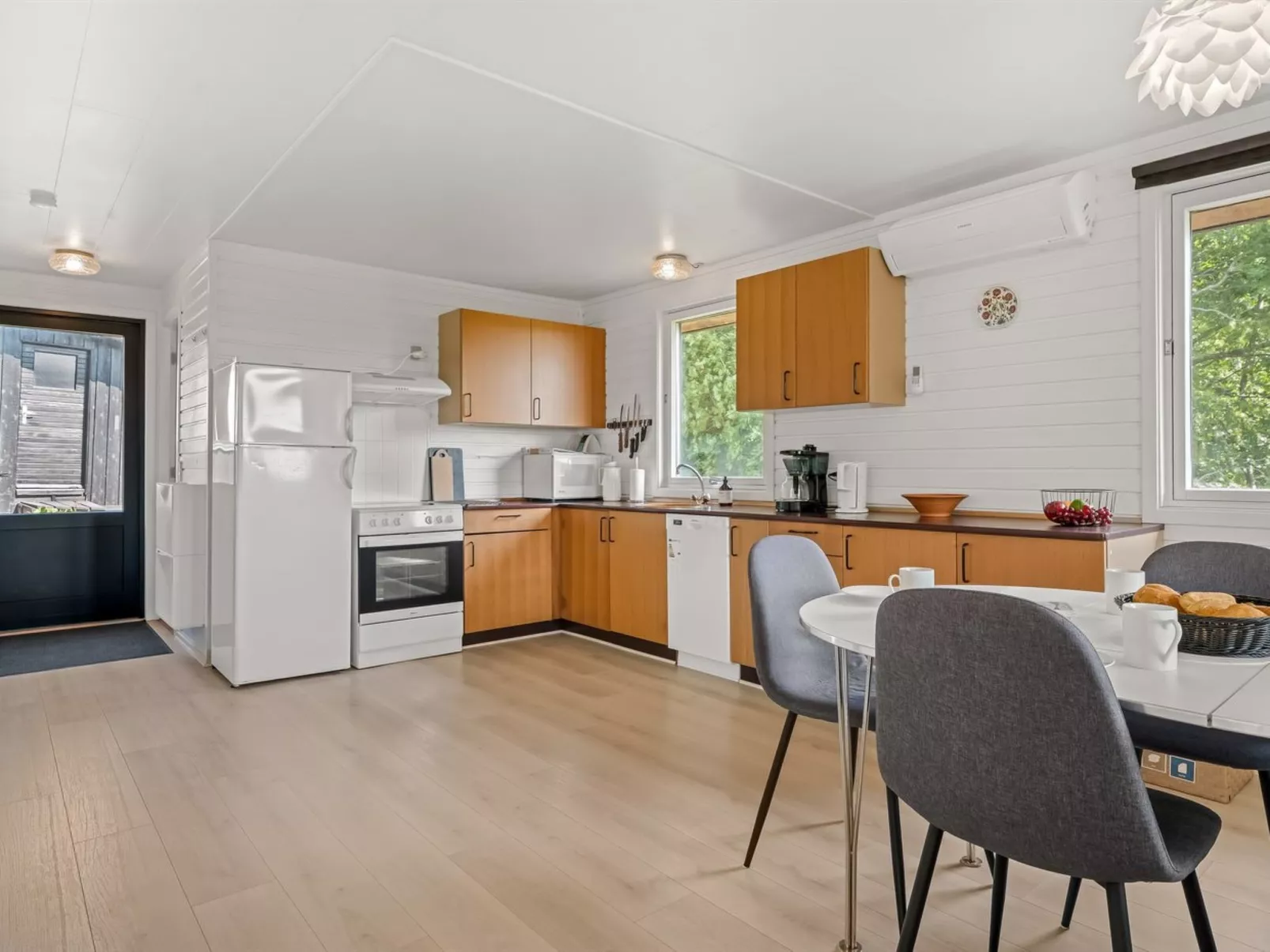 "Imgert" - 300m to the fjord-Inside