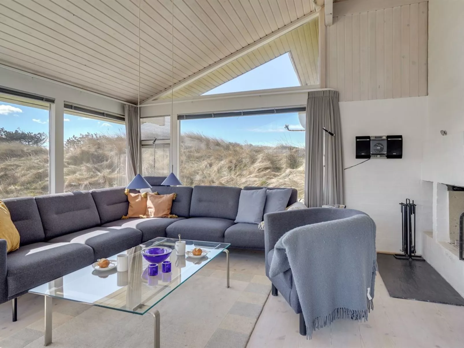 "Fanney" - 100m from the sea-Inside