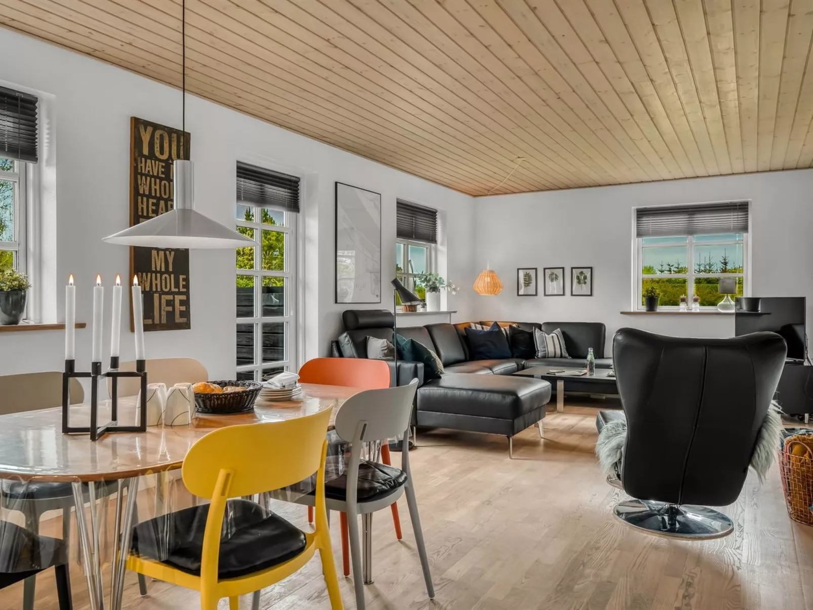 "Christina" - 300m to the fjord-Drinnen