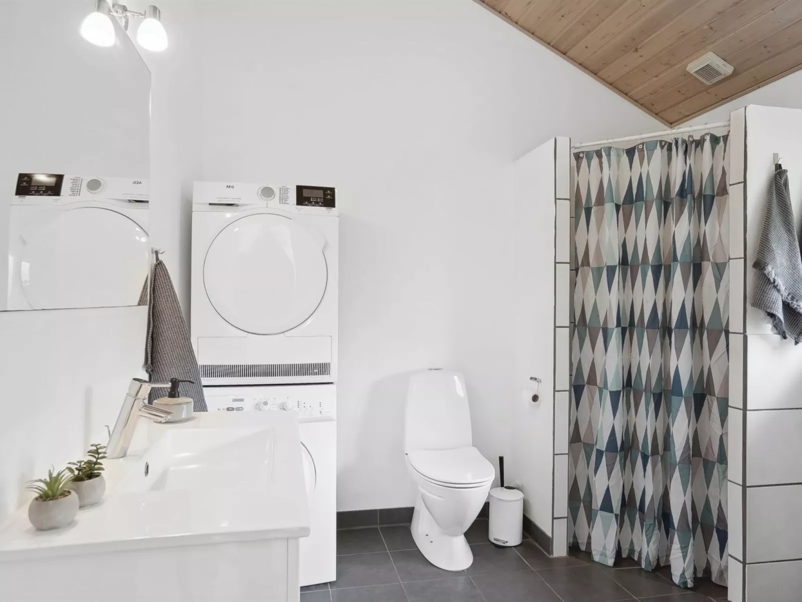 "Hejdi" - 350m from the sea-Drinnen