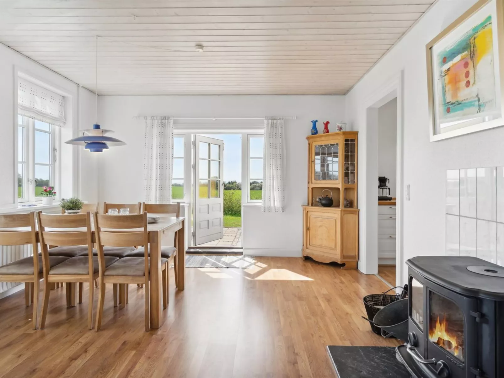 "Store" - 700m from the sea-Dedans