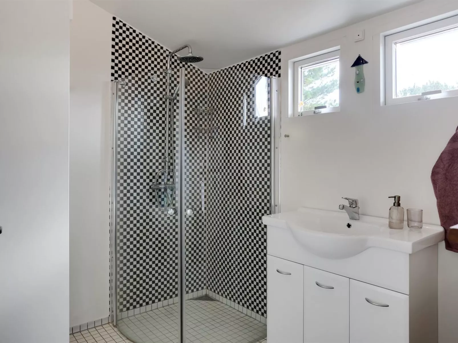 "Poul" - 100m from the sea-Drinnen