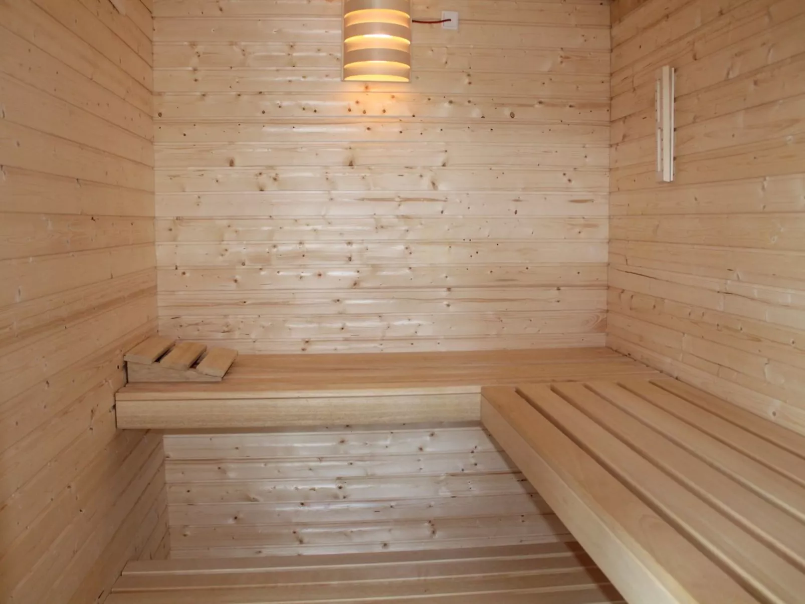 "Hoimar" - 400m from the sea-Drinnen