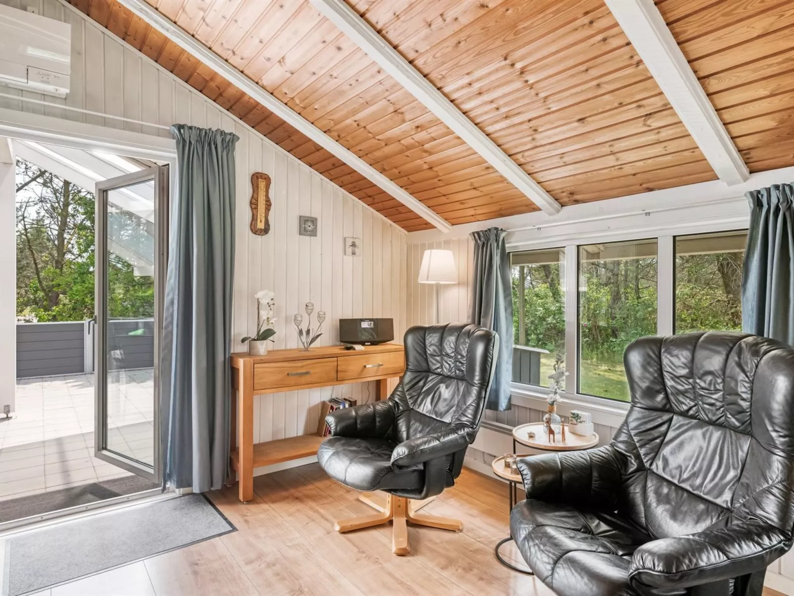 "Penka" - 550m to the fjord-Inside