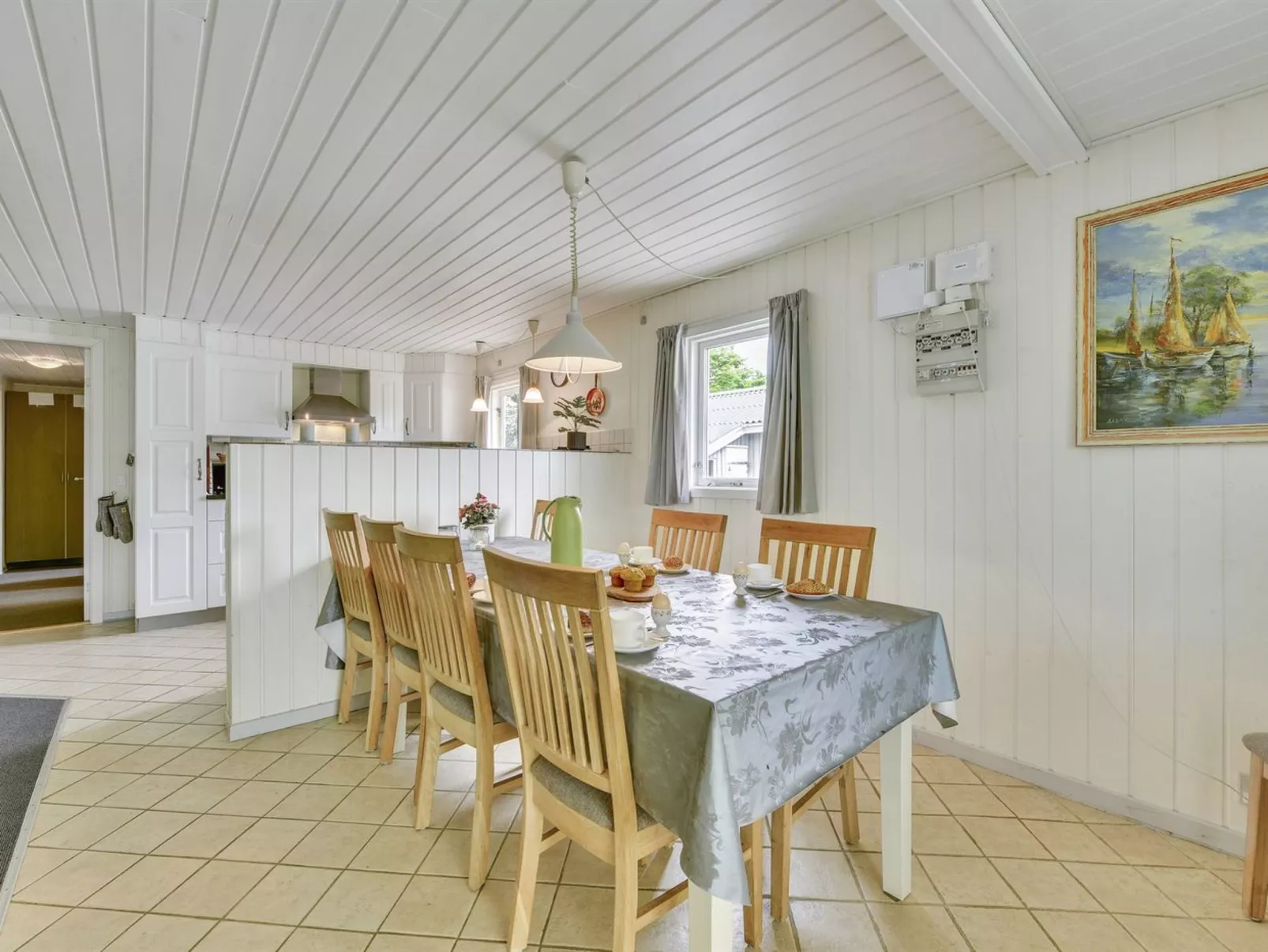 "Elizabeth" - 400m to the fjord-Inside