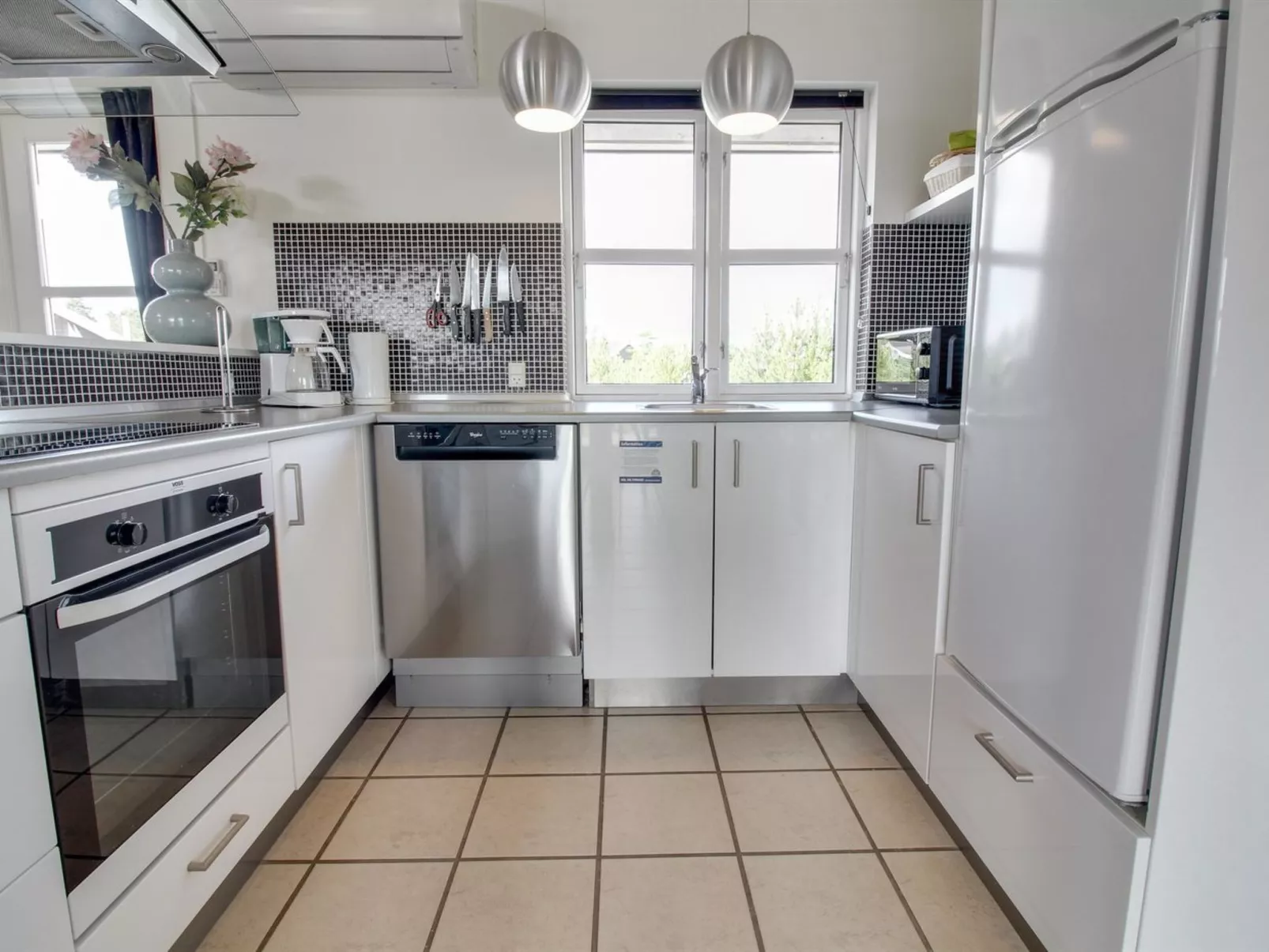 "Arnger" - 300m to the fjord-Inside