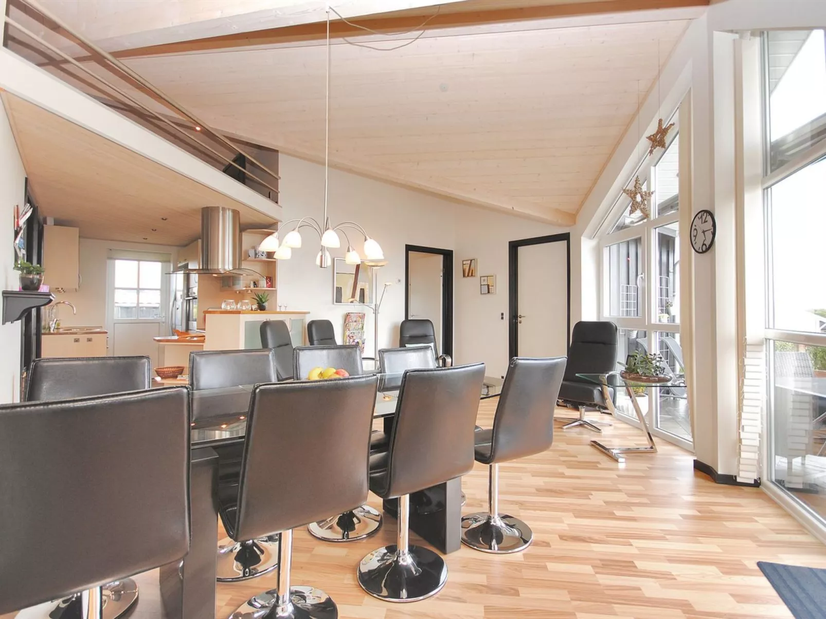 "Eberta" - 200m to the fjord-Dedans