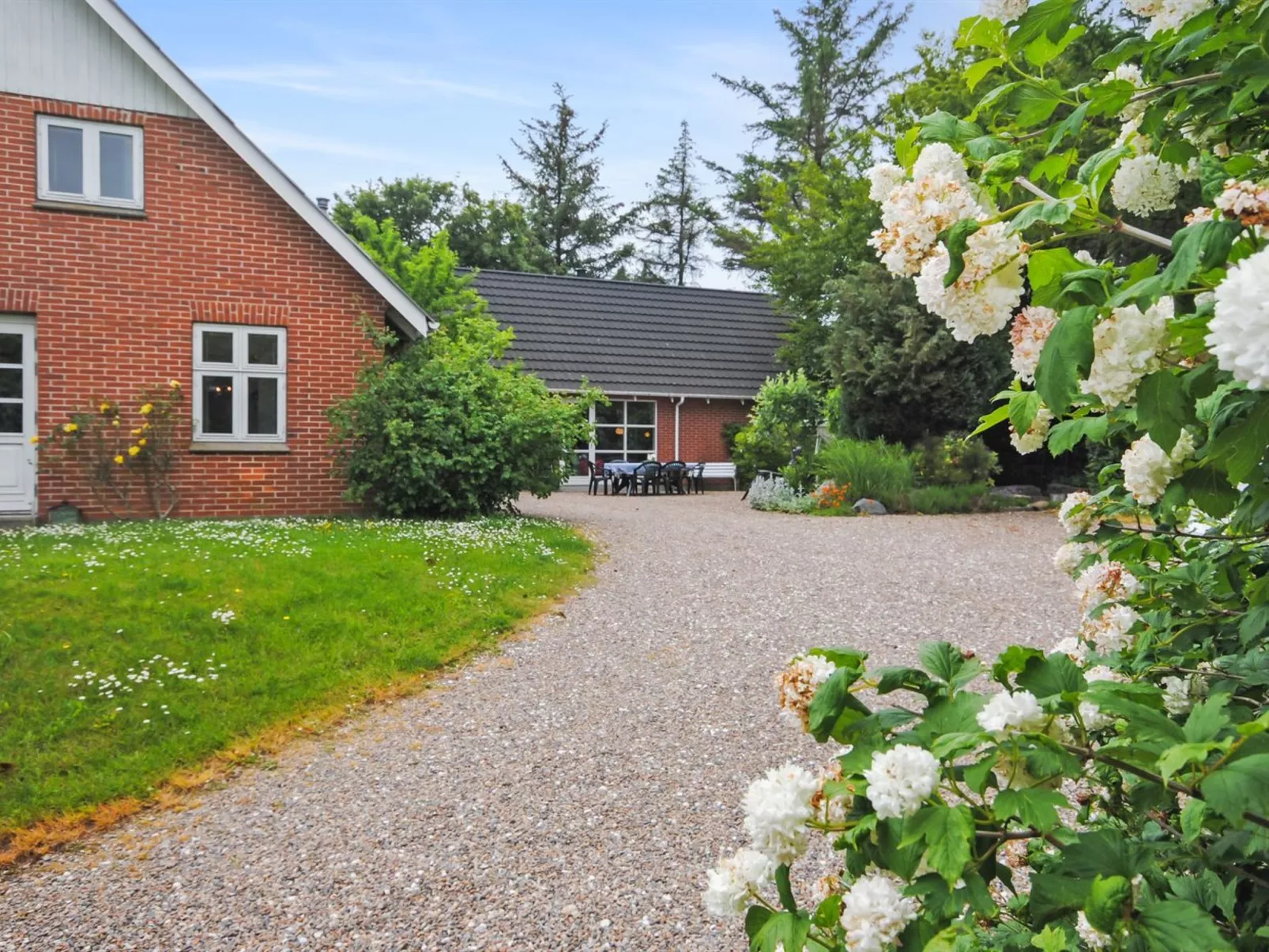 "Ludovic" - 7km from the sea-Outside