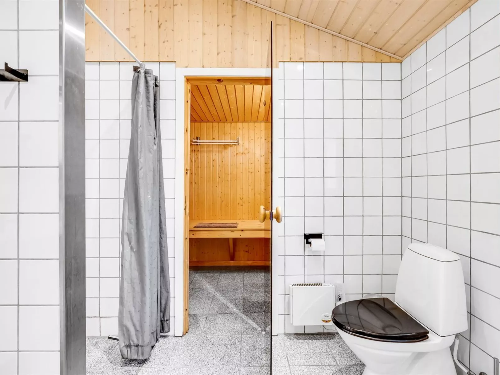 "Gurly" - 25km from the sea-Inside