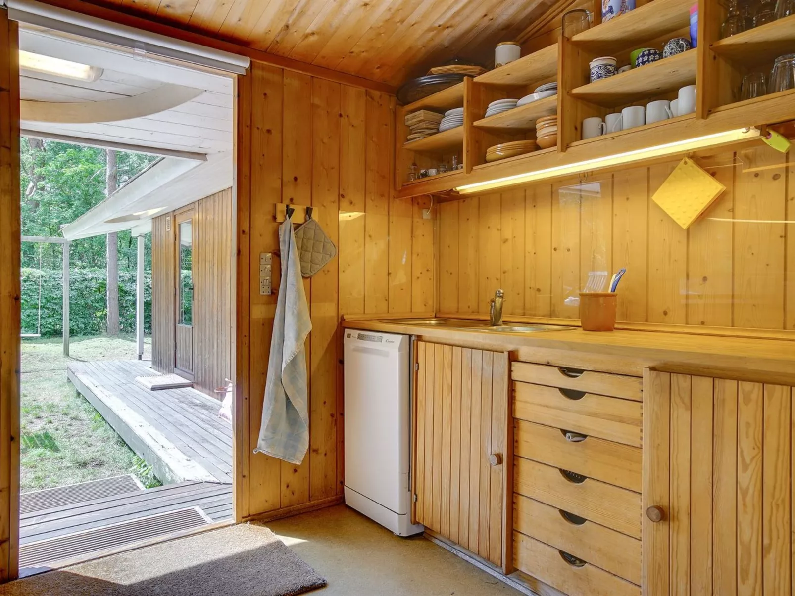 "Myrra" - 10m from the sea-Inside