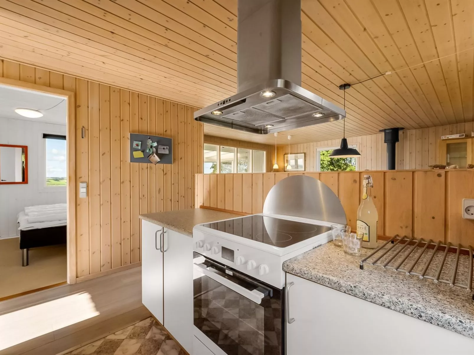 "Brenda" - 300m to the fjord-Inside