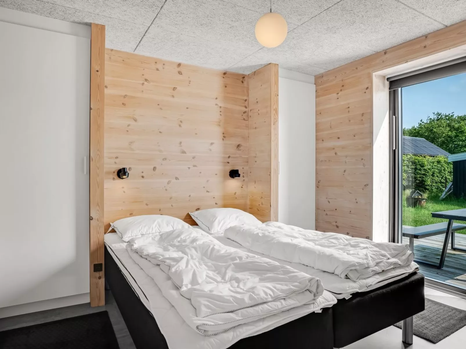 "Aslag" - 150m to the fjord-Drinnen