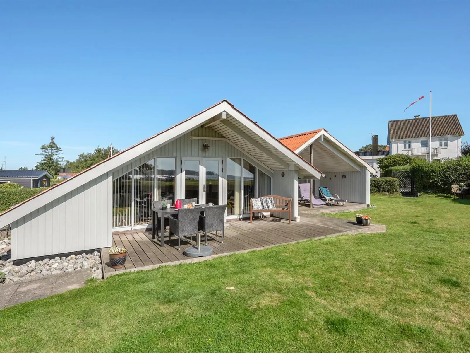 "Katrina" - 50m to the fjord-Outside