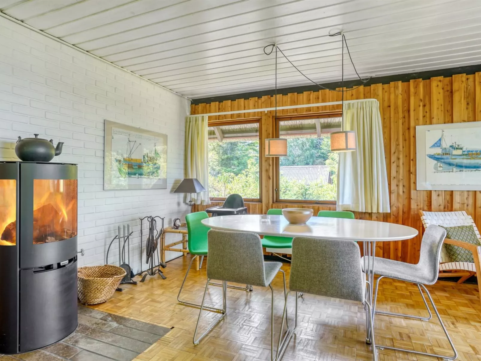 "Ingeborg" - 100m to the fjord-Drinnen