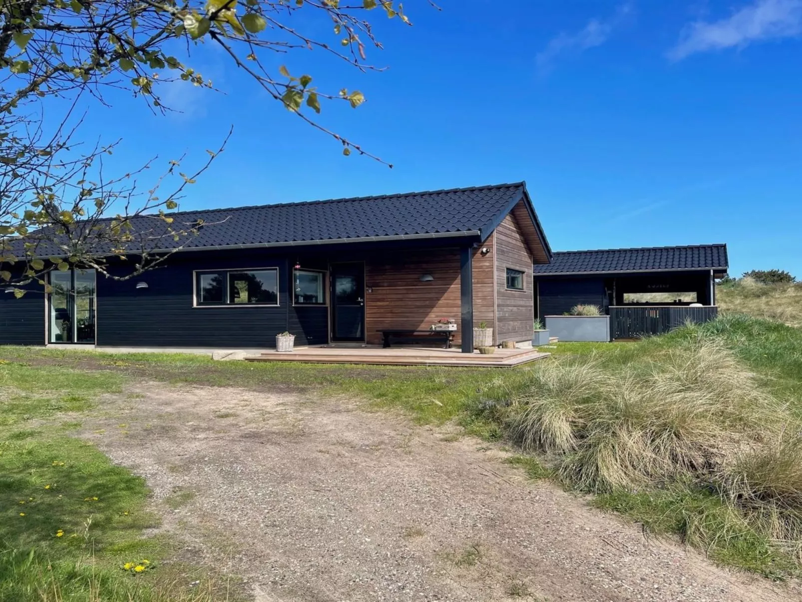 "Hinda" - 1.2km from the sea-Outside