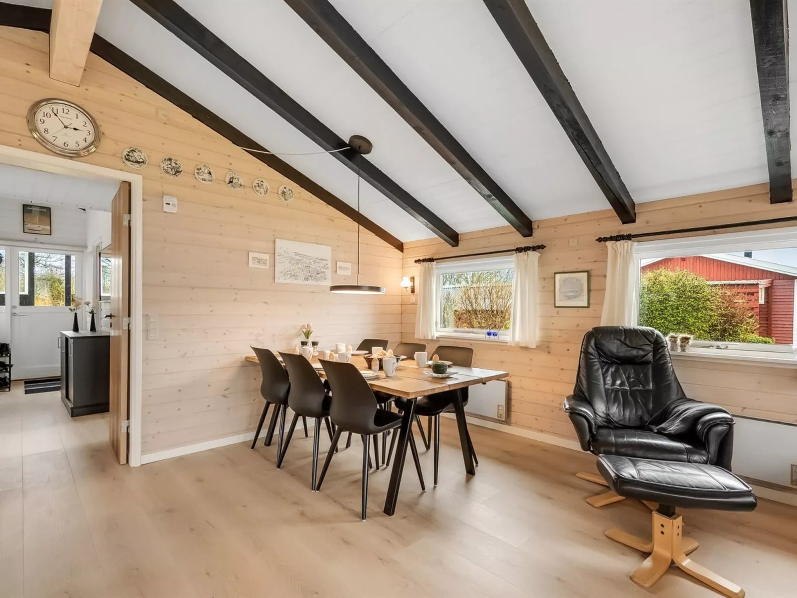 "Miikka" - 800m to the fjord-Drinnen