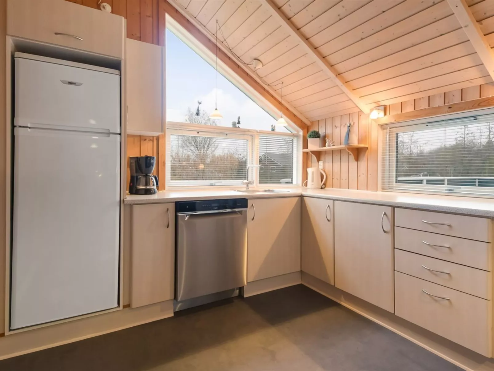 "Thit" - 1.2km to the fjord-Drinnen