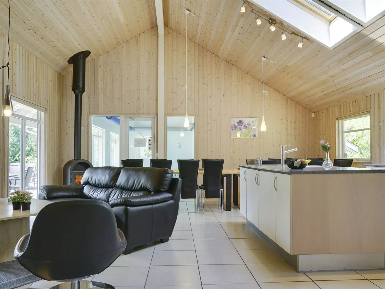 "Hughe" - 300m from the sea-Drinnen