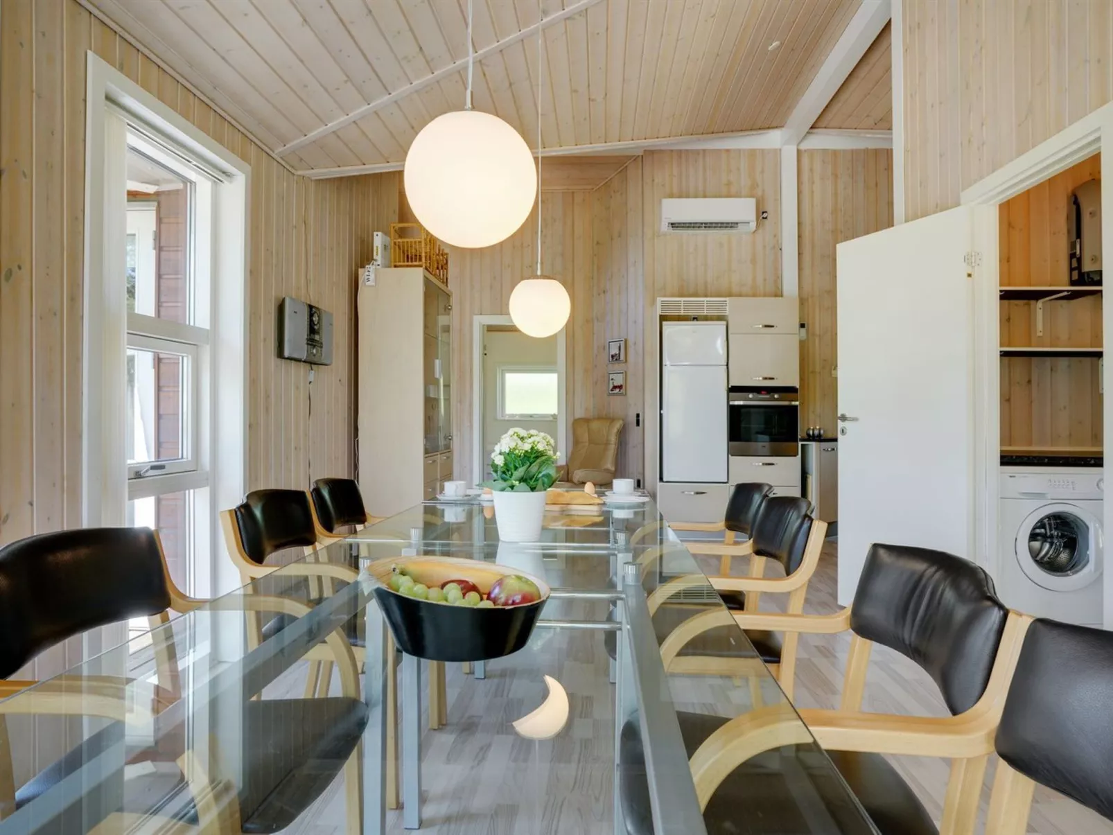 "Ebbi" - 36km from the sea-Inside