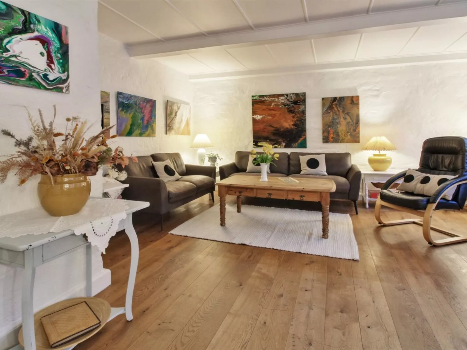 "Ajna" - 9.8km from the sea-Inside