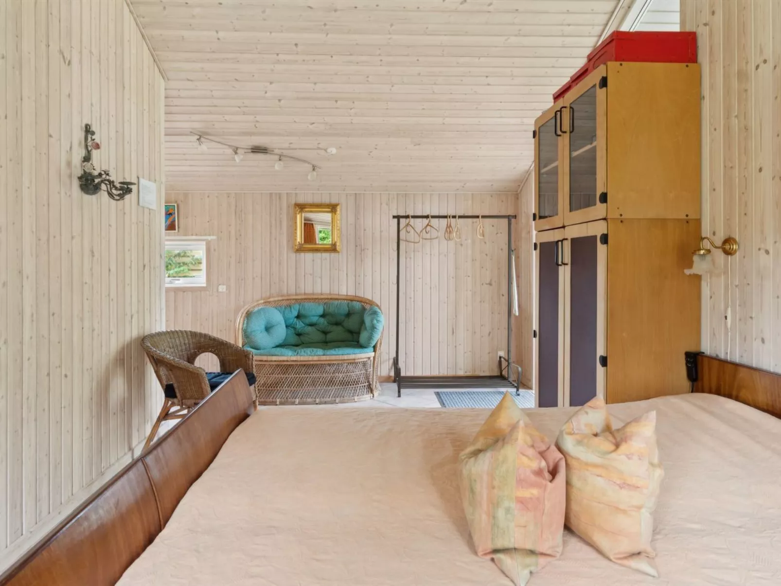 "Brunman" - 10m to the fjord-Inside