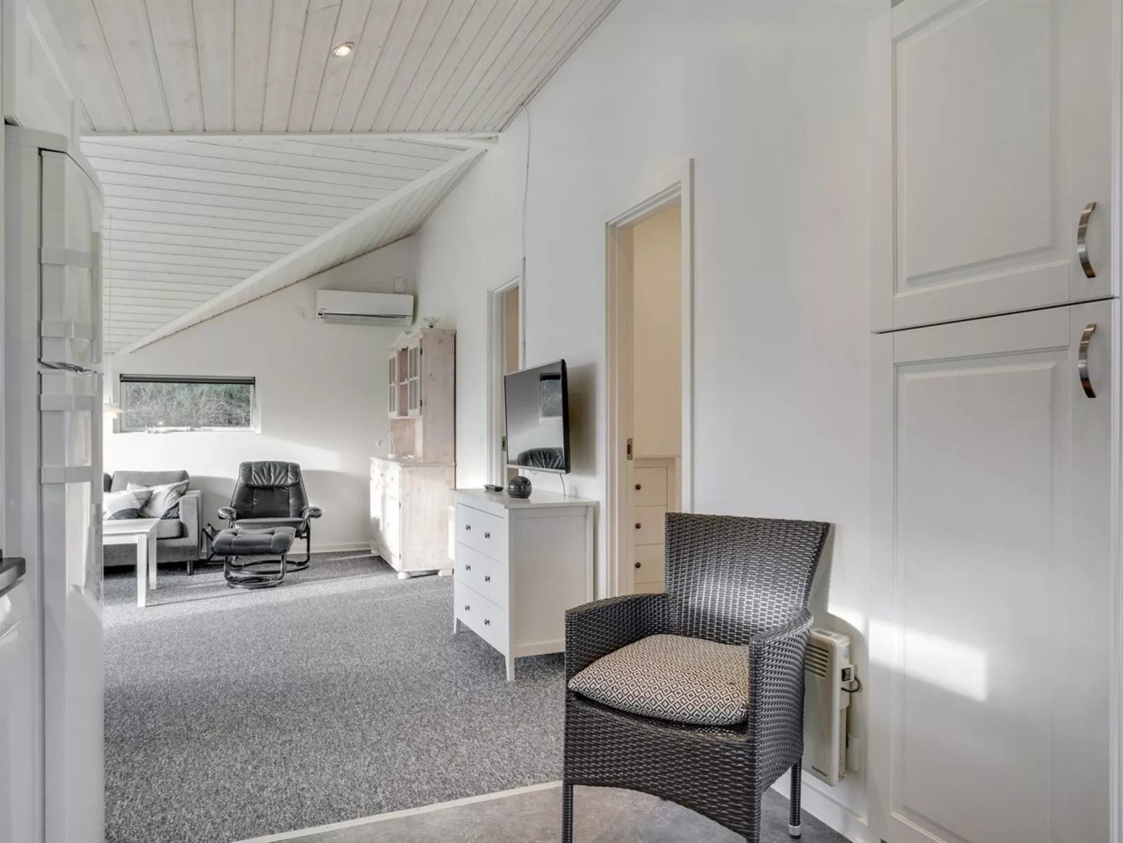 "Ingward" - 300m to the fjord-Dedans