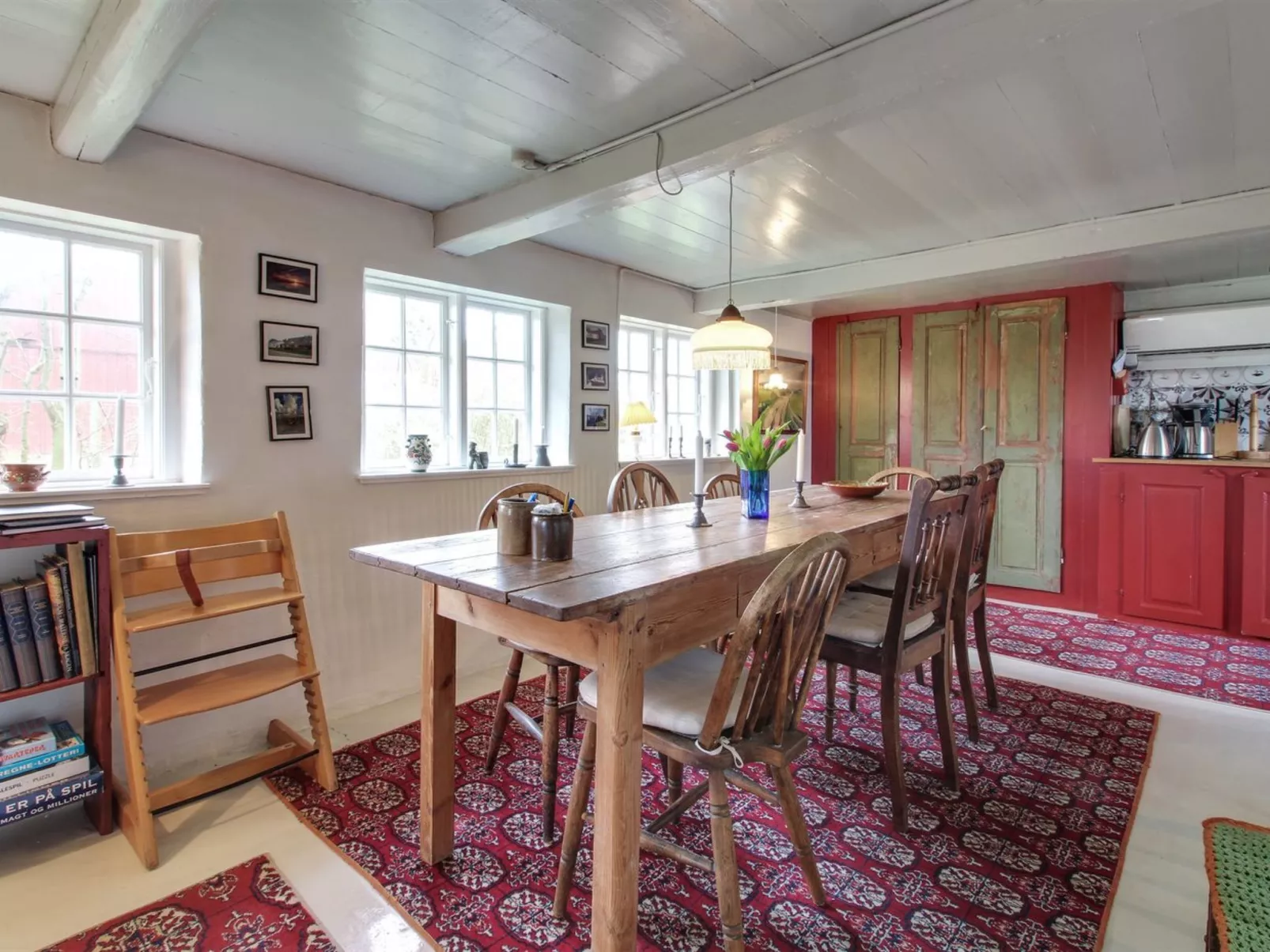 "Saarah" - 25km from the sea-Inside