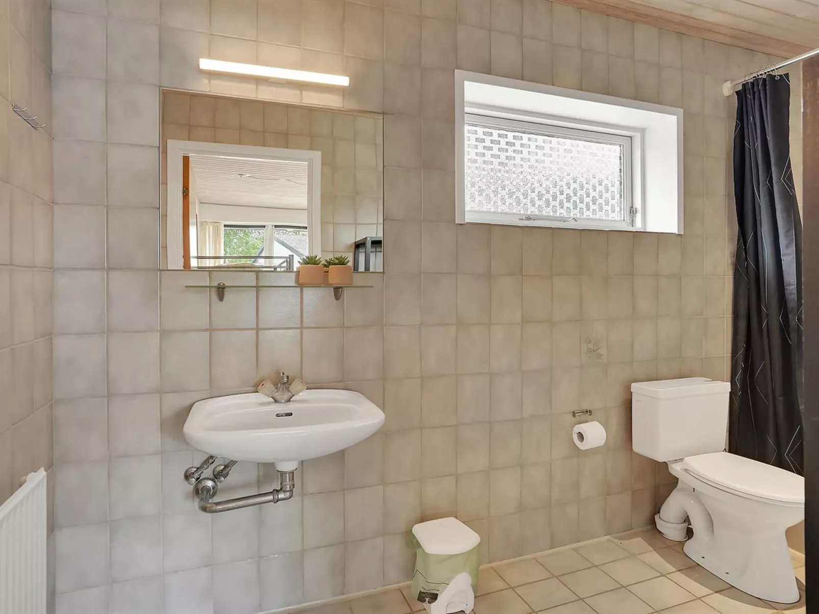 "Iida" - 20km from the sea-Dedans