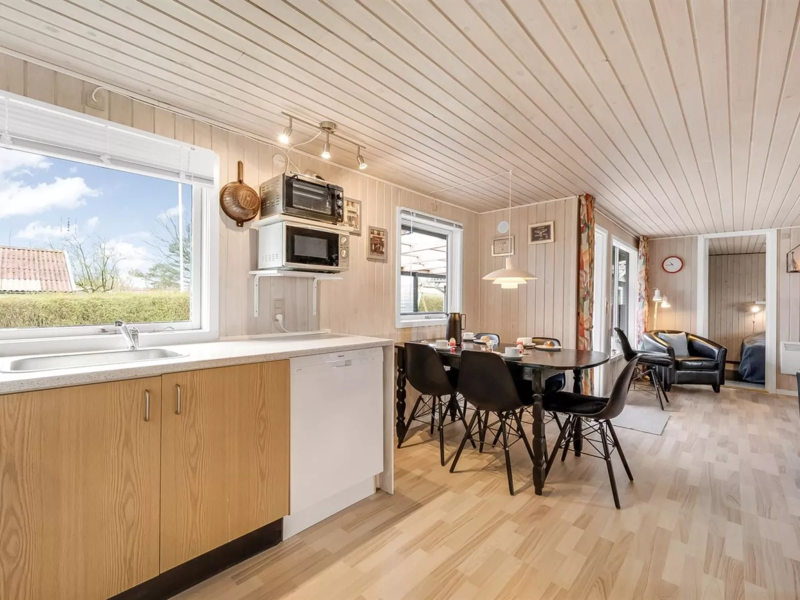 "Hoghni" - 850m to the fjord-Inside