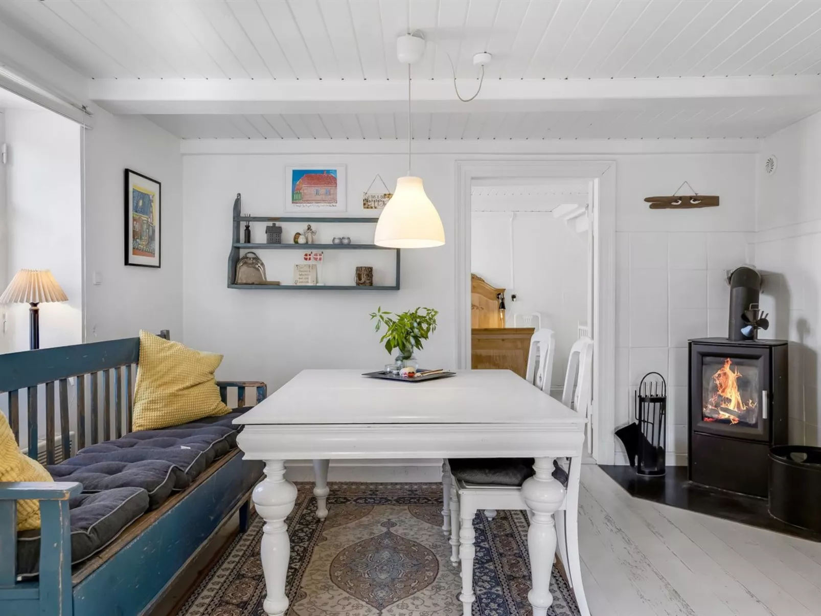 "Elma" - 24km from the sea-Drinnen