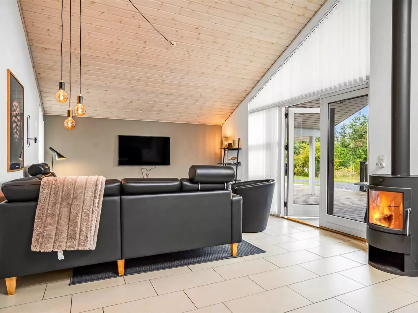 "Asel" - 4km from the sea-Inside