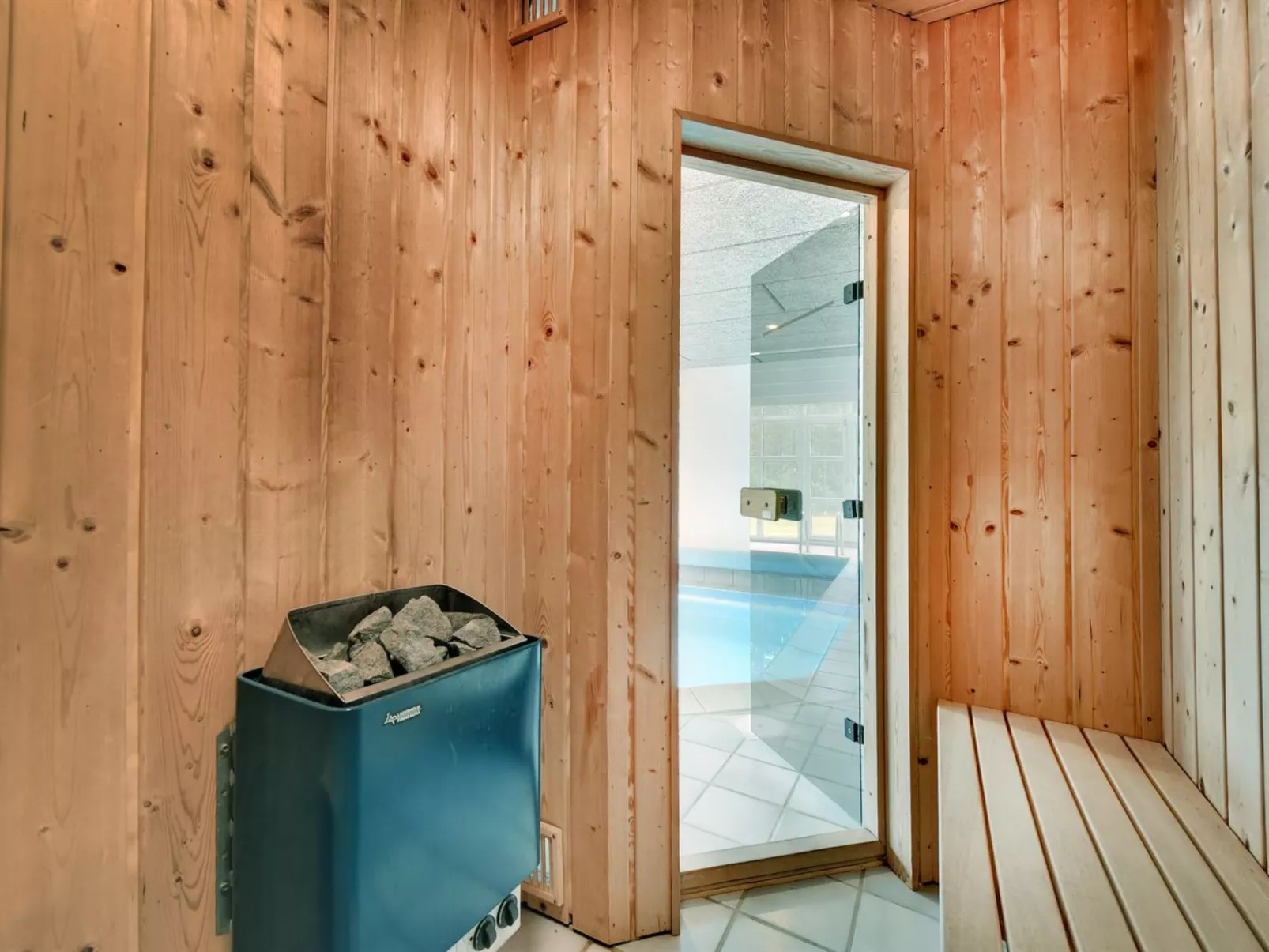 "Dorris" - 4.3km from the sea-Dedans