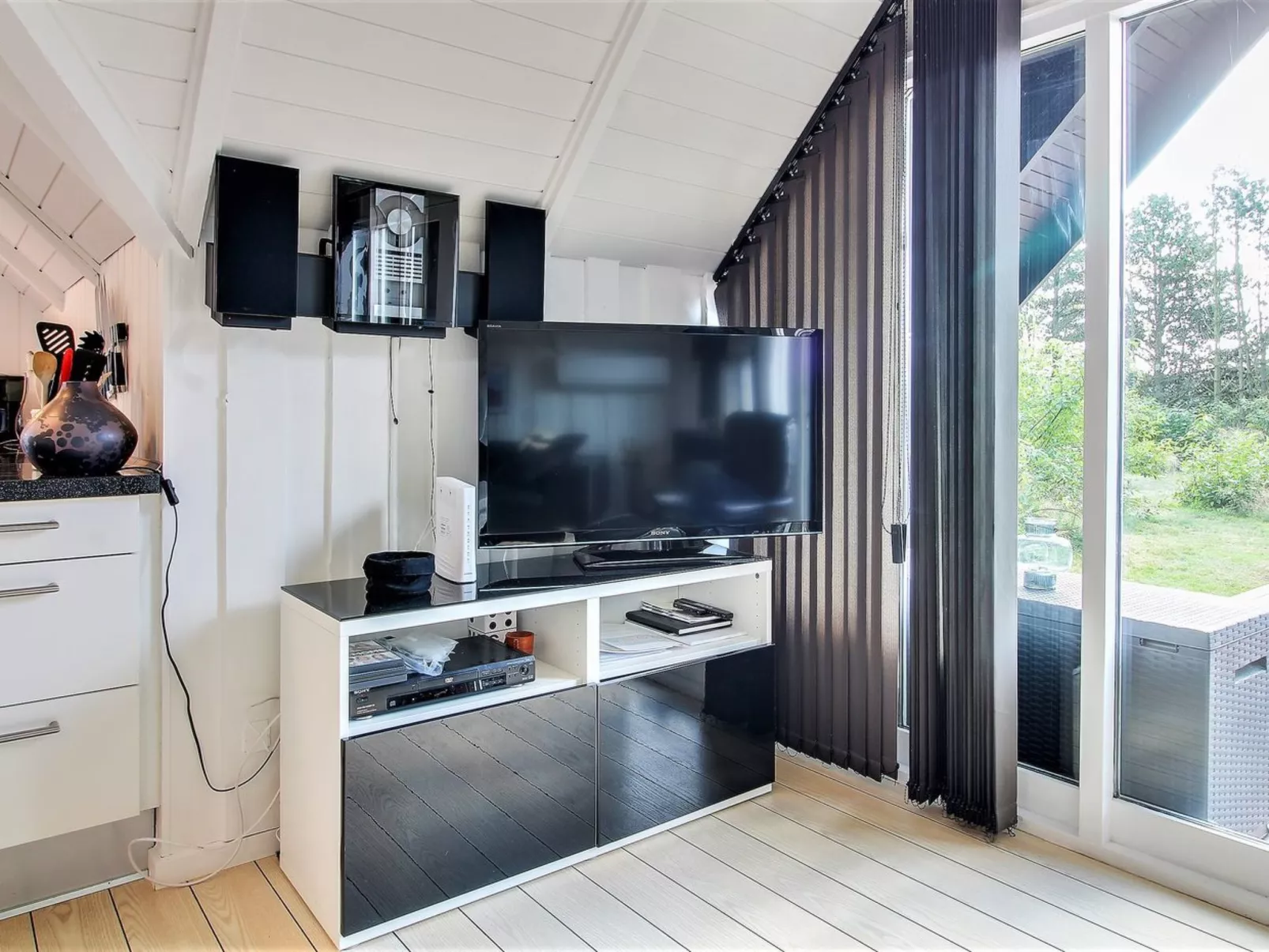 "Awenasa" - 4.1km from the sea-Inside