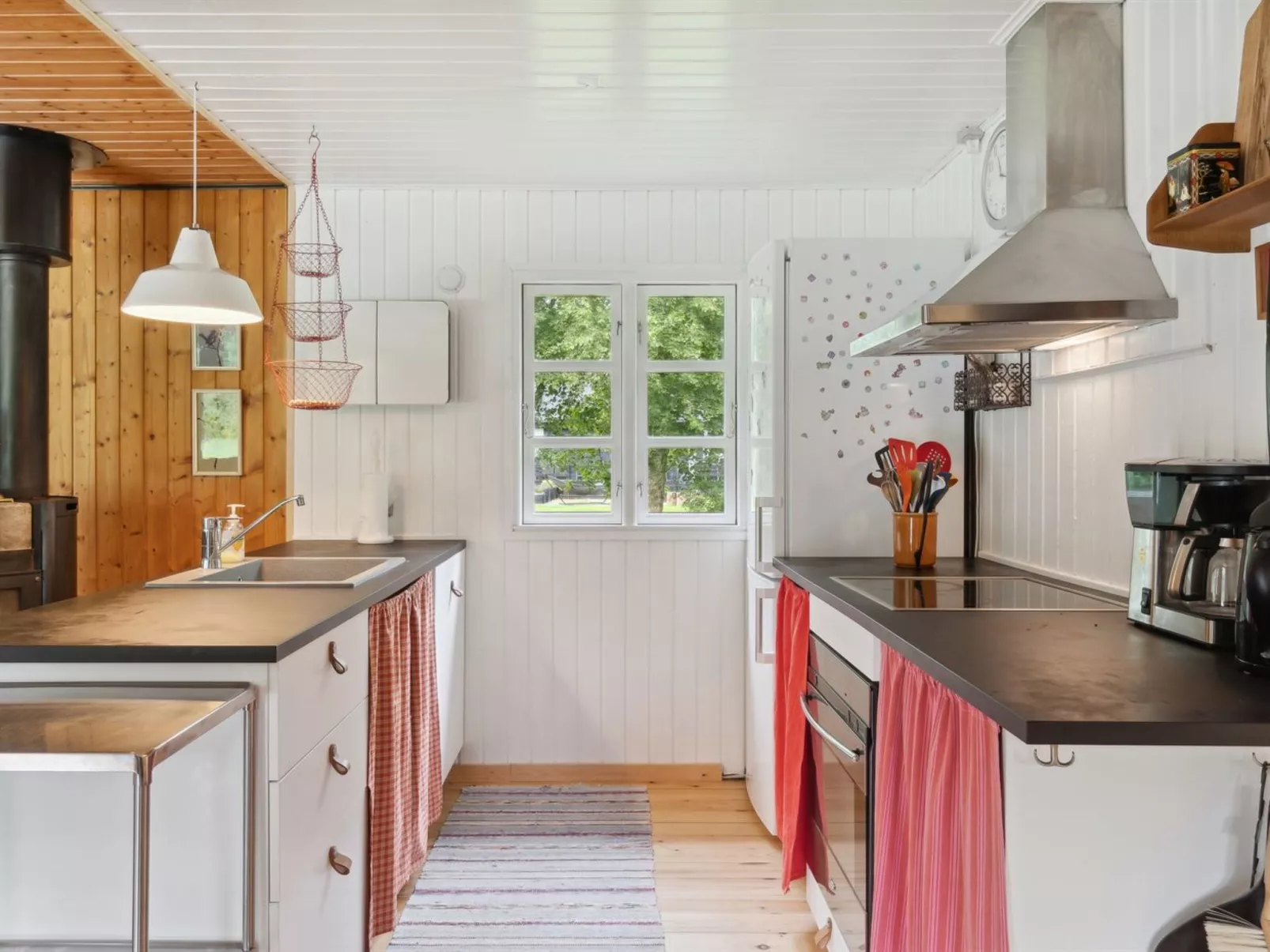 "Gunlög" - 1.3km from the sea-Inside