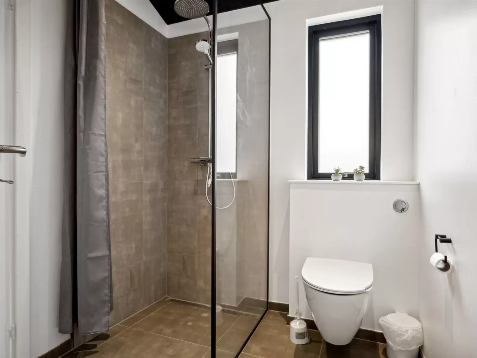 "Jul" - 300m from the sea-Inside