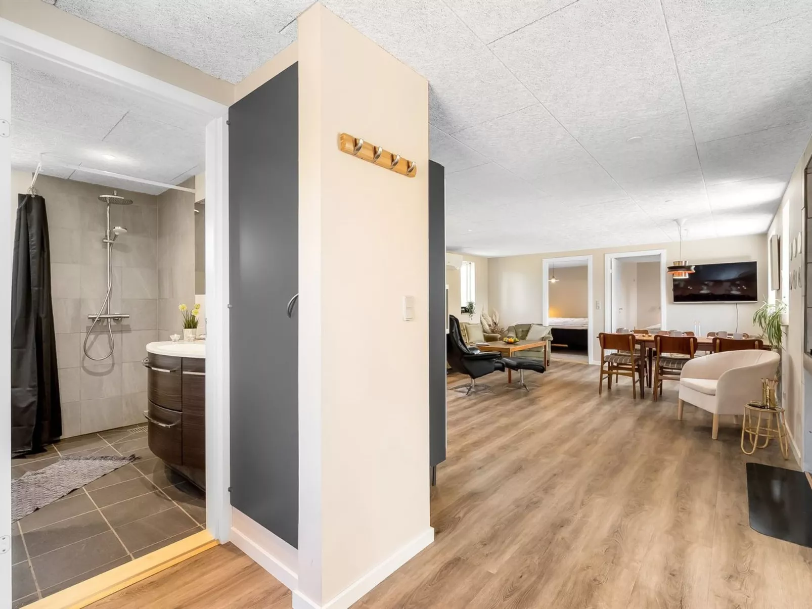 "Eira" - 350m to the fjord-Inside