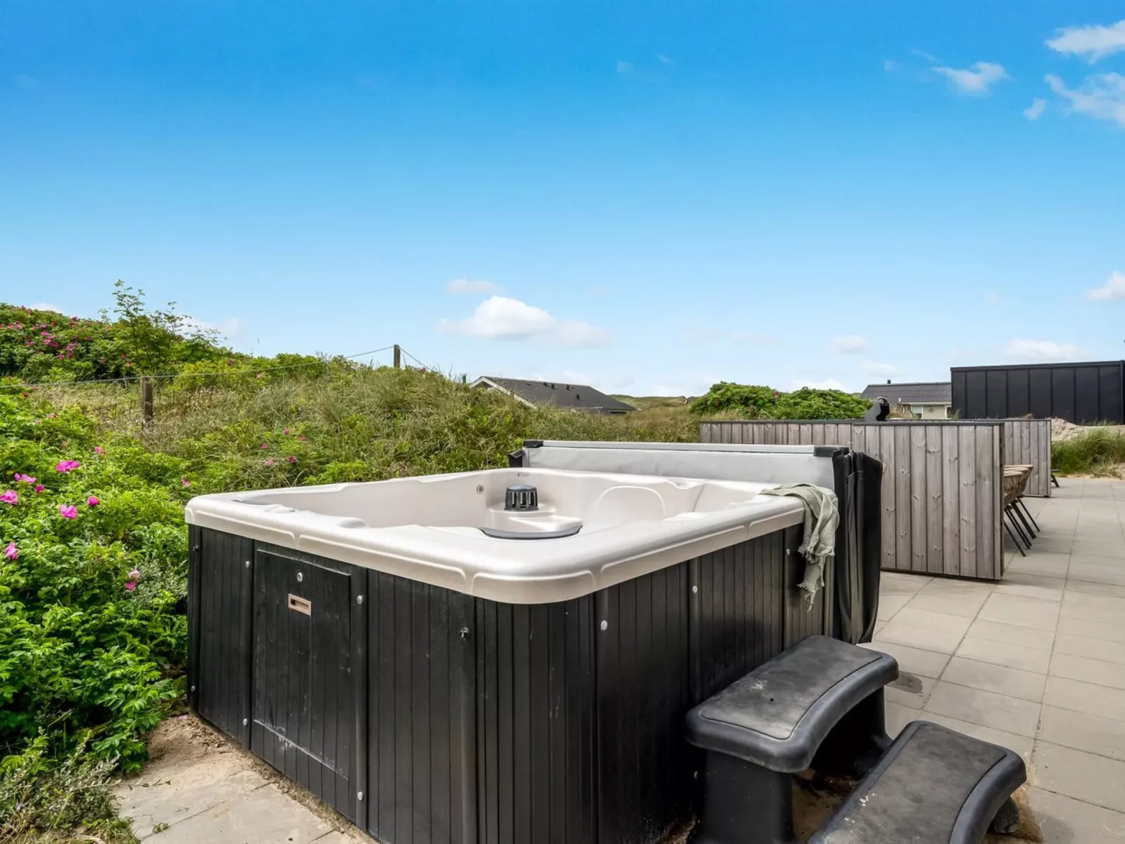 "Waldar" -  from the sea-Inside