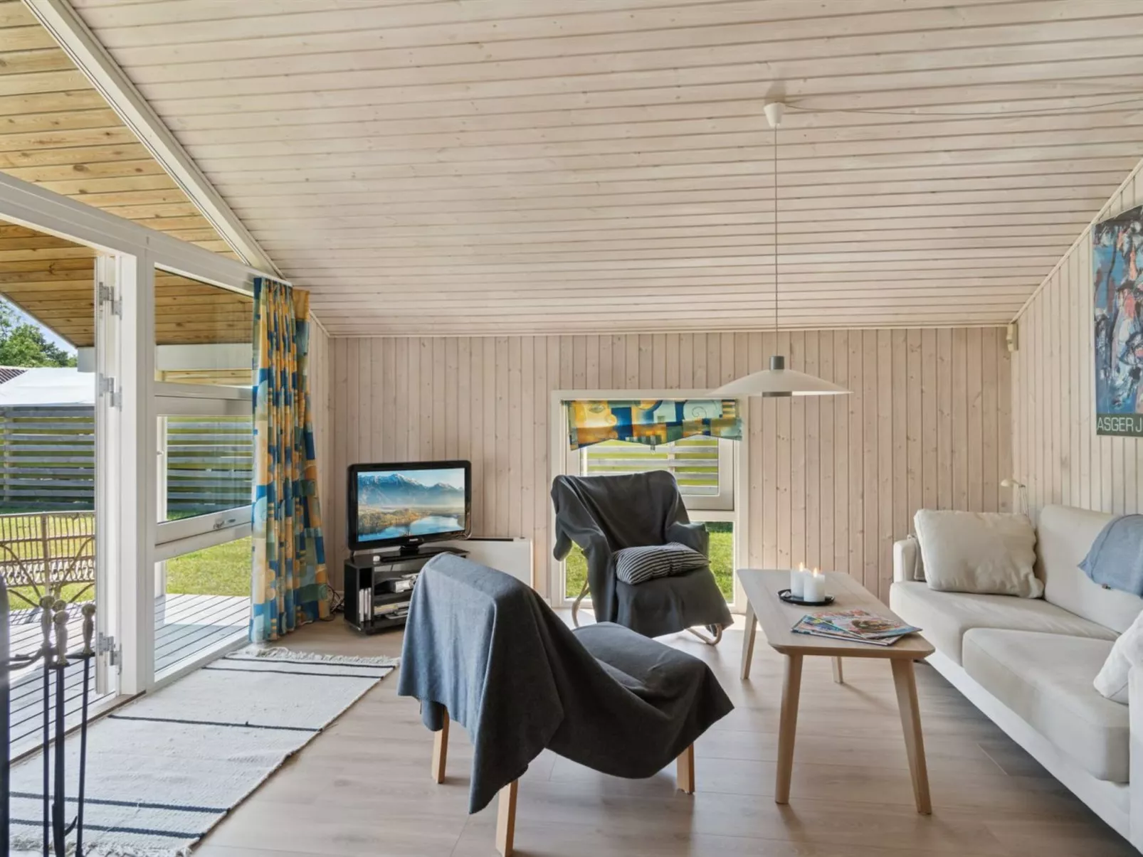 "Thrym" - 200m from the sea-Inside