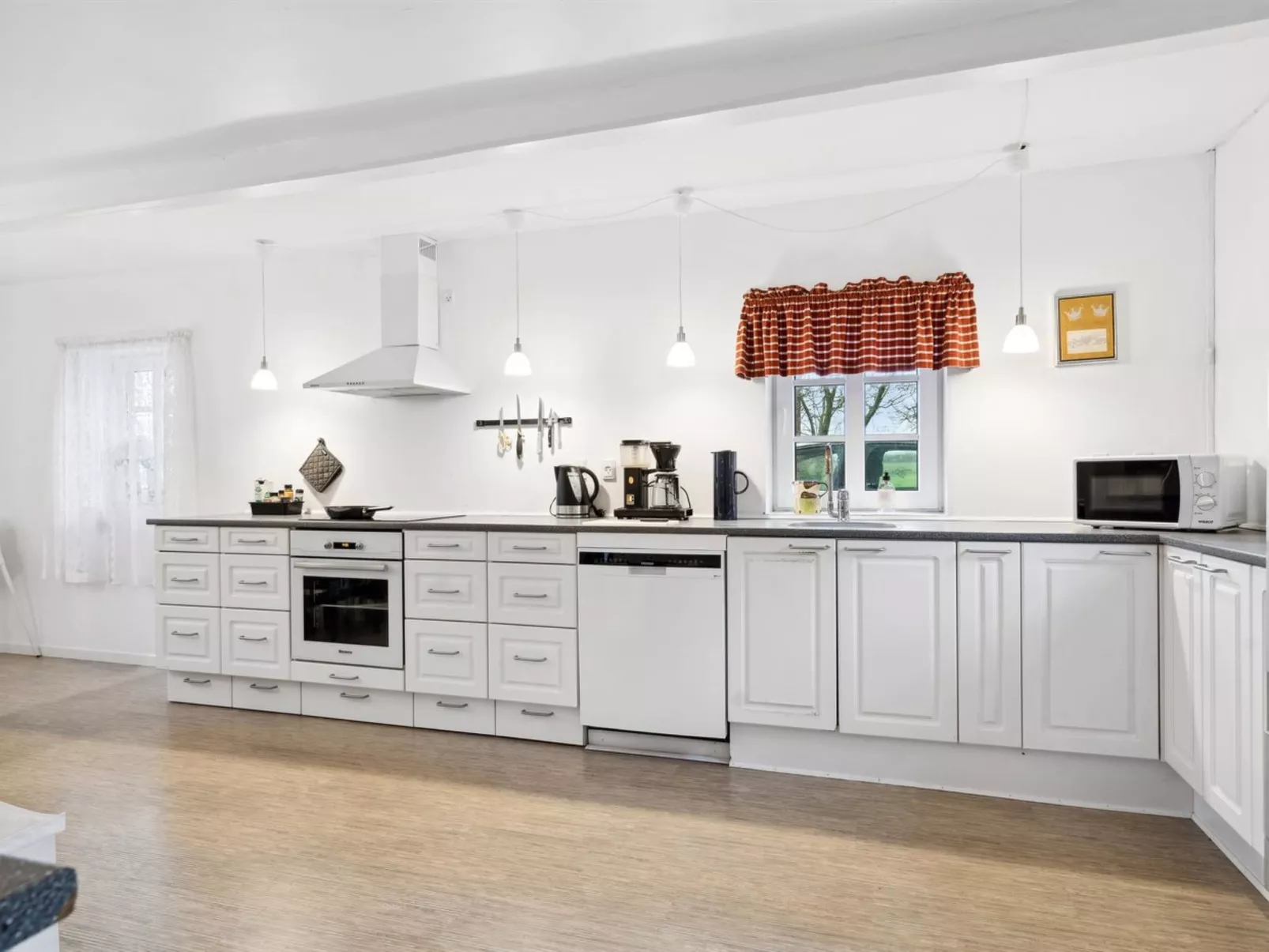 "Eliane" - 1.8km from the sea-Dedans